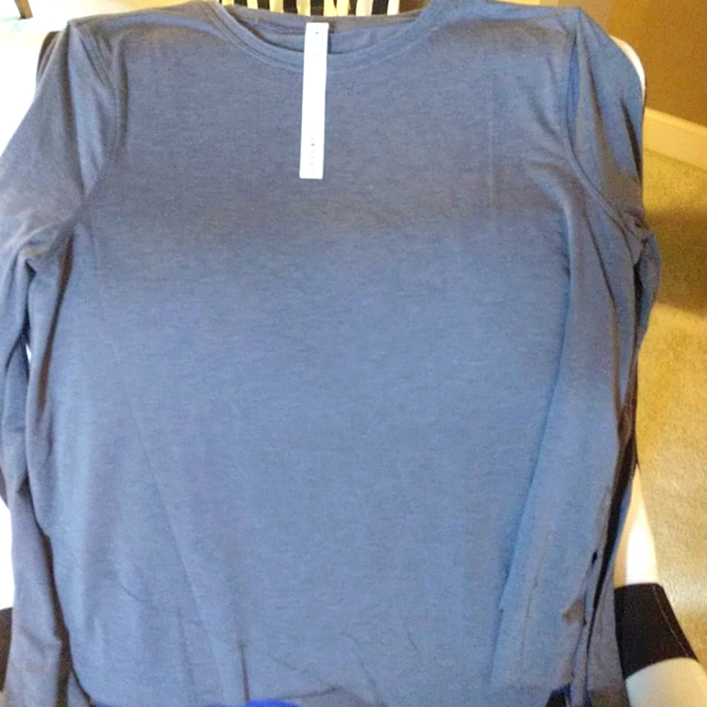 Lululemon long sleeve tee. Size 4. Steel gray